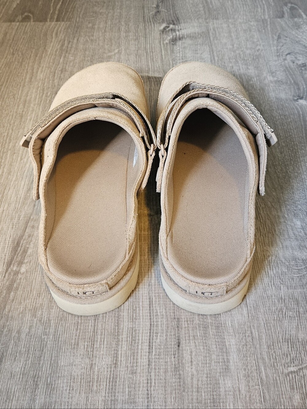 UGG Women's Goldenstar Clog Size 11 Sand, Good - Picture 4 of 9